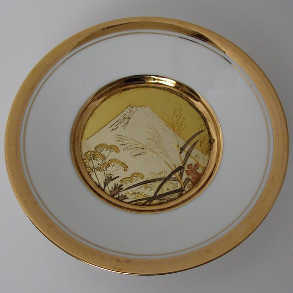 The Hamilton Collection Art Japanese Floral Calendar Chokin Plate